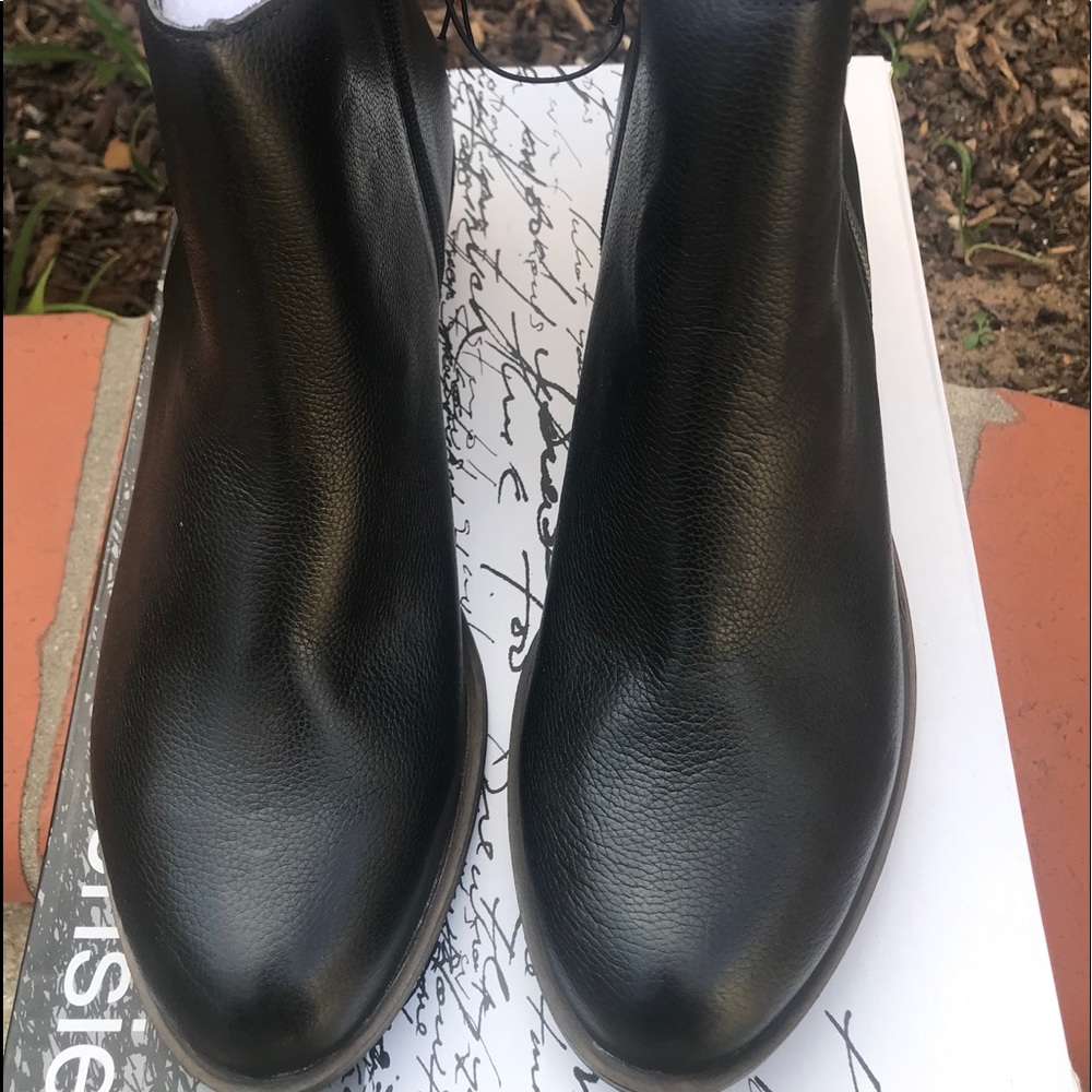 Woman shoes